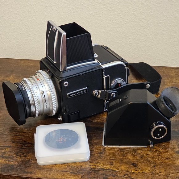 FILM TESTED Hasselblad 2000 fc/m medium format camera w/ 80mm f2.8 lens & finder - Picture 1 of 13
